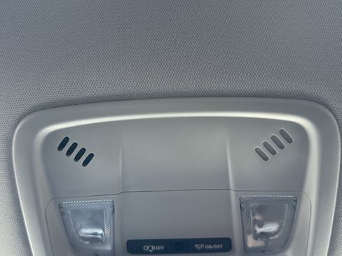 Used 2025 Chevrolet Malibu LT FWD image 30