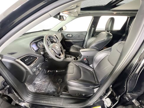 Used 2022 Jeep Cherokee Limited w/ Mopar Interior Package image 20