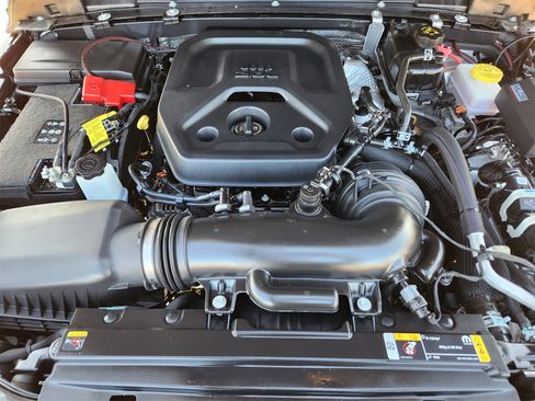 Used 2025 Jeep Wrangler Sport image 29