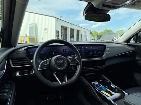 Used 2025 Buick Envision Sport Touring AWD/4WD image 18