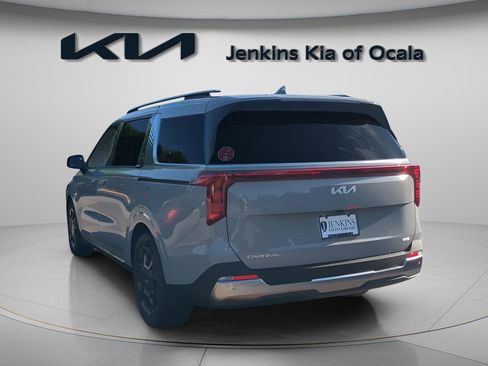 New 2026 Kia Carnival SX image 2