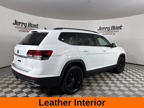 Used 2022 Volkswagen Atlas SE w/ Panoramic Sunroof Package FWD image 5