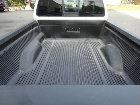 Used 2020 Nissan Frontier SV image 7