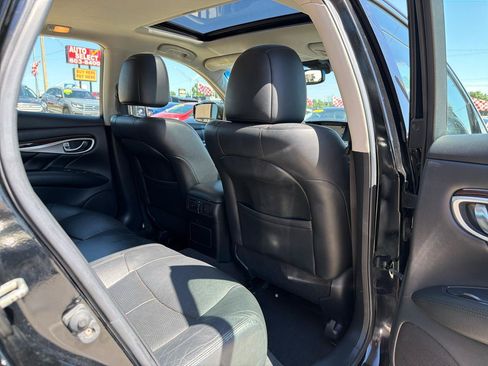 Used 2011 INFINITI M37 w/ Premium Pkg RWD image 24