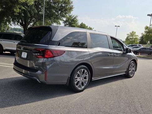 Certified 2026 Honda Odyssey Touring image 7