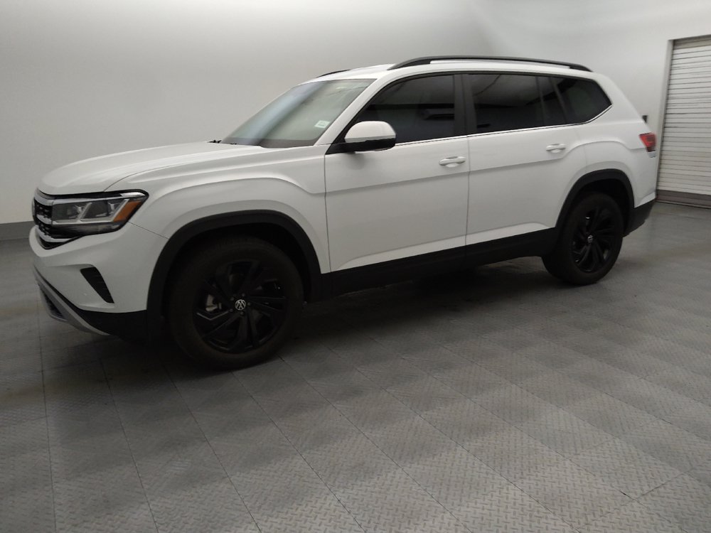 Used 2023 Volkswagen Atlas SE w/ Black Wheel Package FWD image 2