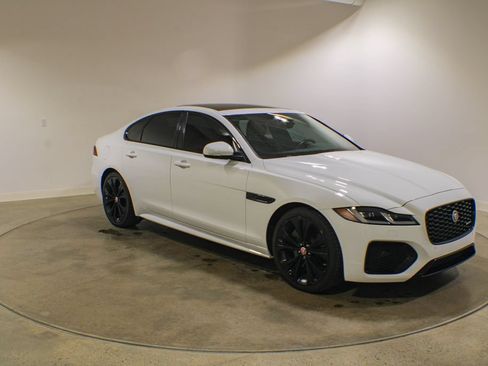 Used 2022 Jaguar XF R-Dynamic SE AWD/4WD image 8