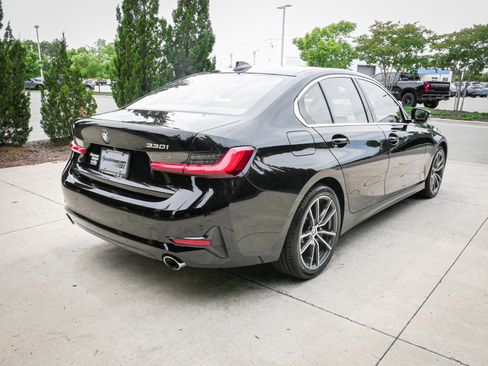 Used 2021 BMW 330i Sedan w/ Convenience Package RWD image 10