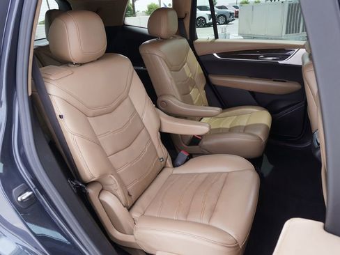 Certified 2023 Cadillac XT6 Sport w/ Platinum Package AWD/4WD image 9