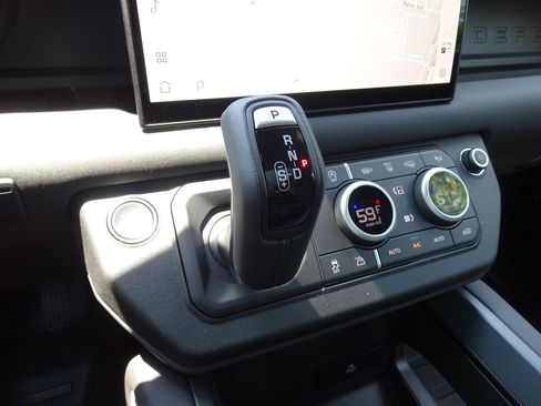 New 2025 Land Rover Defender 110 S image 23