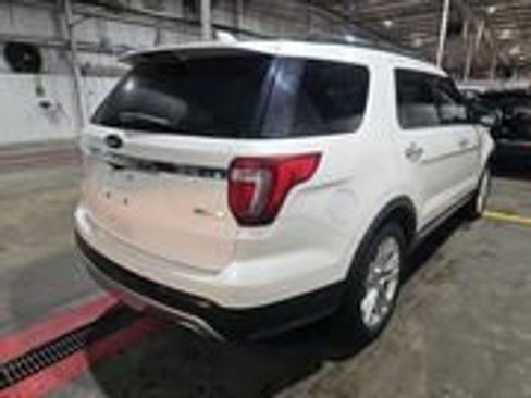 Used 2016 Ford Explorer Limited w/ Equipment Group 301A image 4