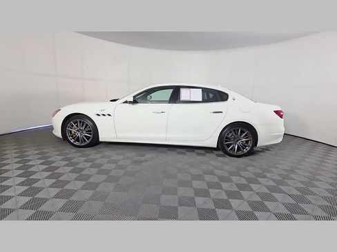Used 2023 Maserati Quattroporte GT RWD image 45