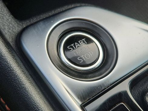 Used 2020 Nissan Sentra SR w/ Lighting Package image 25