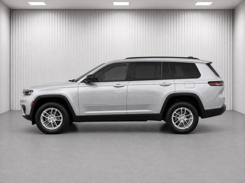 Used 2025 Jeep Grand Cherokee L Laredo AWD/4WD image 7