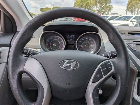Used 2012 Hyundai Elantra GLS FWD image 24