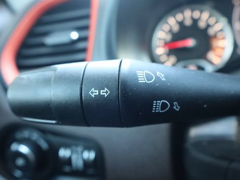 Used 2015 Jeep Renegade Latitude w/ Popular Equipment Group AWD/4WD image 31