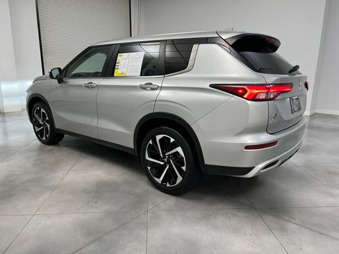 Used 2024 Mitsubishi Outlander SE FWD image 6