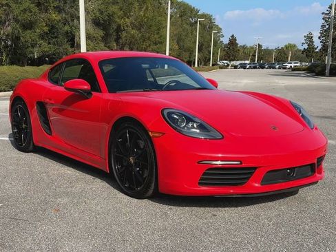 Used 2025 Porsche 718 Cayman image 2