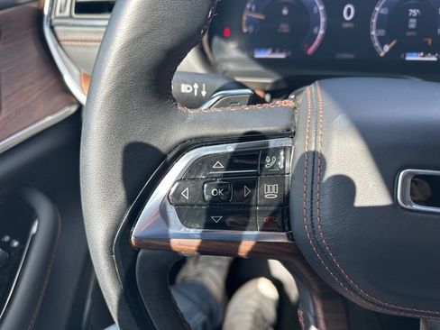 Used 2025 Jeep Grand Cherokee L Summit w/ Obsidian Package image 37