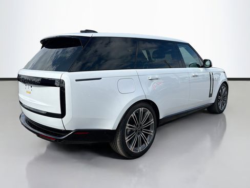 New 2025 Land Rover Range Rover Long Wheelbase SE image 5