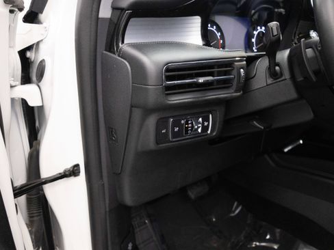Used 2022 Lincoln Corsair AWD w/ Equipment Group 101A image 21