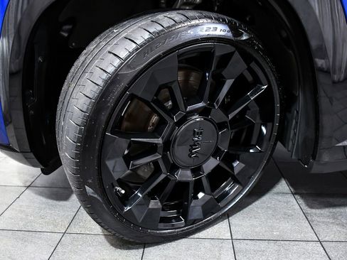 Used 2023 BMW XM AWD/4WD image 7