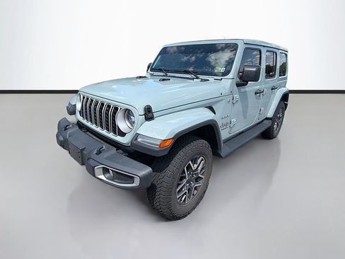 Used 2024 Jeep Wrangler Unlimited Sahara w/ Technology Group AWD/4WD image 5