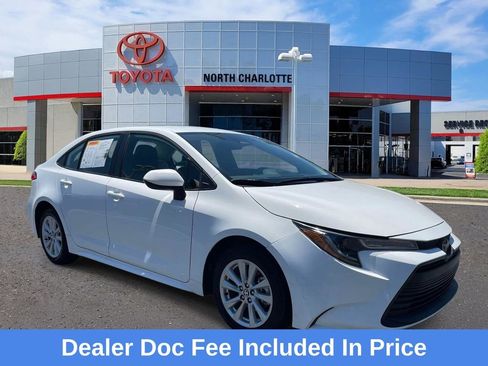 Used 2025 Toyota Corolla LE w/ LE Premium Package FWD image 1