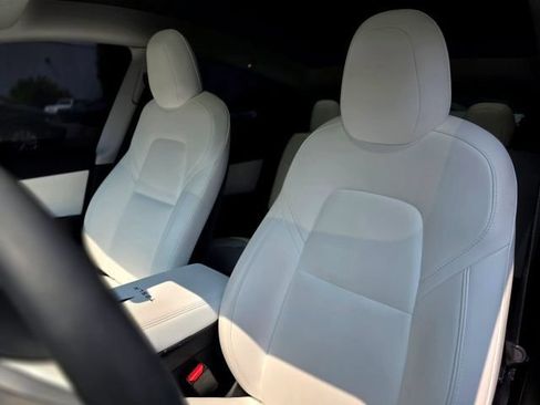 Used 2020 Tesla Model Y Long Range AWD/4WD image 30