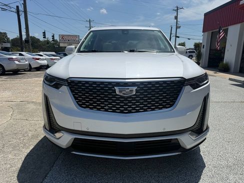 Used 2022 Cadillac XT6 Premium Luxury w/ Technology Package FWD image 19