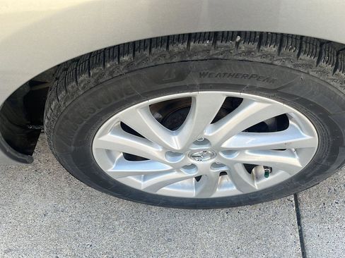 Used 2012 MAZDA MAZDA3 i Sport FWD image 6