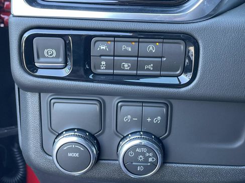 New 2026 GMC Yukon Elevation image 18