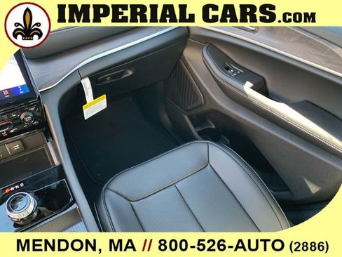 New 2025 Jeep Grand Cherokee Limited w/ Luxury Tech Group II image 24