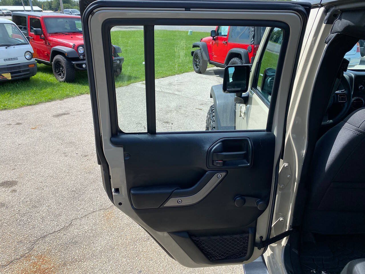 Used 2018 Jeep Wrangler Unlimited Sport AWD/4WD image 34