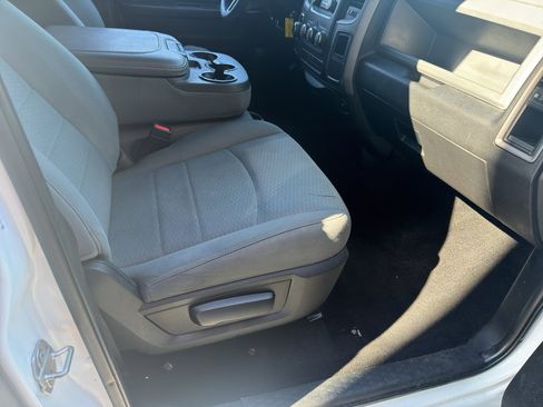 Used 2018 RAM 1500 Express w/ Express Value Package image 39