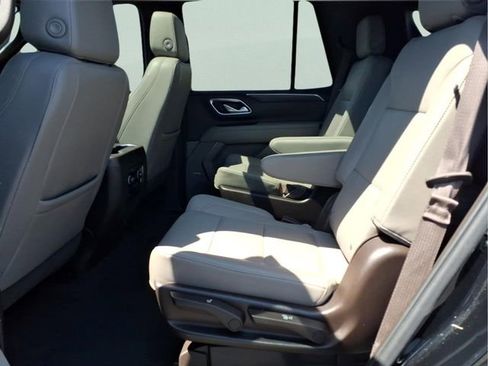 Used 2023 Chevrolet Tahoe Z71 w/ Luxury Package AWD/4WD image 22
