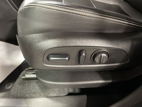 Used 2018 GMC Terrain Denali w/ Advanced Safety Package image 11