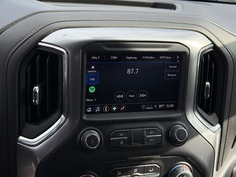Used 2022 Chevrolet Silverado 1500 LT Trail Boss w/ Convenience Package II AWD/4WD image 18