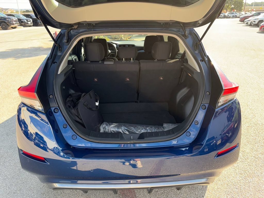 Used 2025 Nissan Leaf S FWD image 27