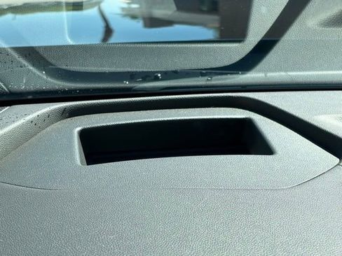 Used 2023 Buick Envision Avenir image 27