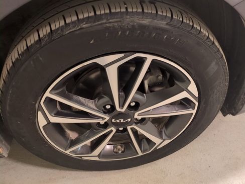Certified 2023 Kia Forte LXS FWD image 20