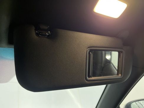 Used 2022 Toyota Venza Limited image 78