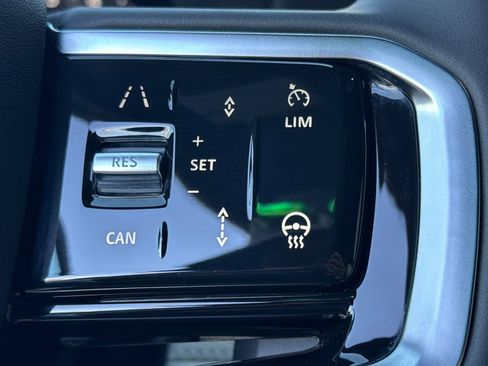 Used 2025 Land Rover Discovery Sport Dynamic SE AWD/4WD image 29
