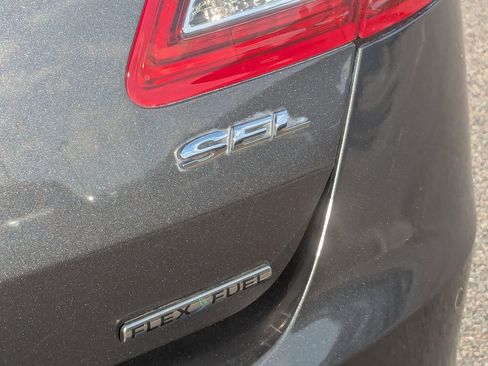 Used 2018 Ford Taurus SEL image 12