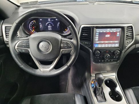 Used 2018 Jeep Grand Cherokee Altitude image 22