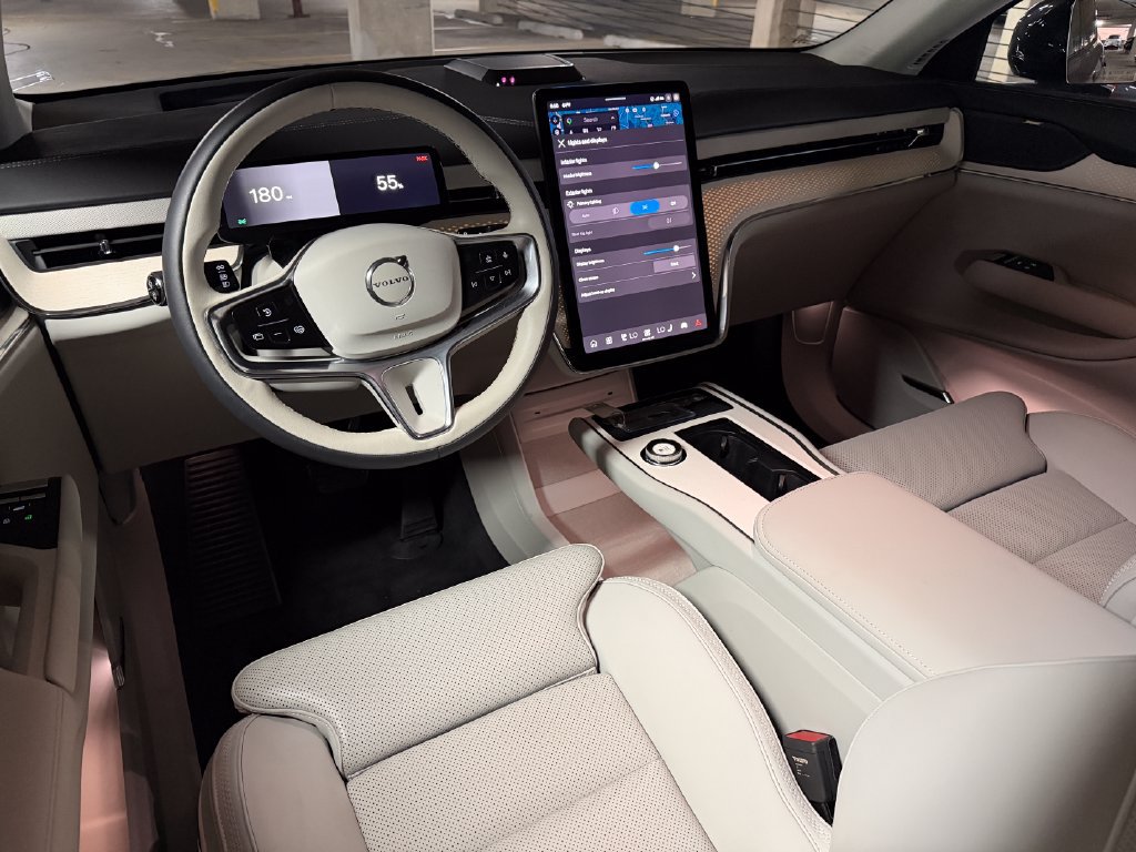 Certified 2025 Volvo EX90 Plus AWD/4WD image 14