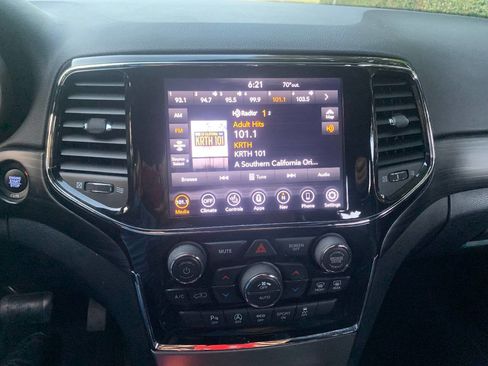 Used 2021 Jeep Grand Cherokee Laredo X image 32