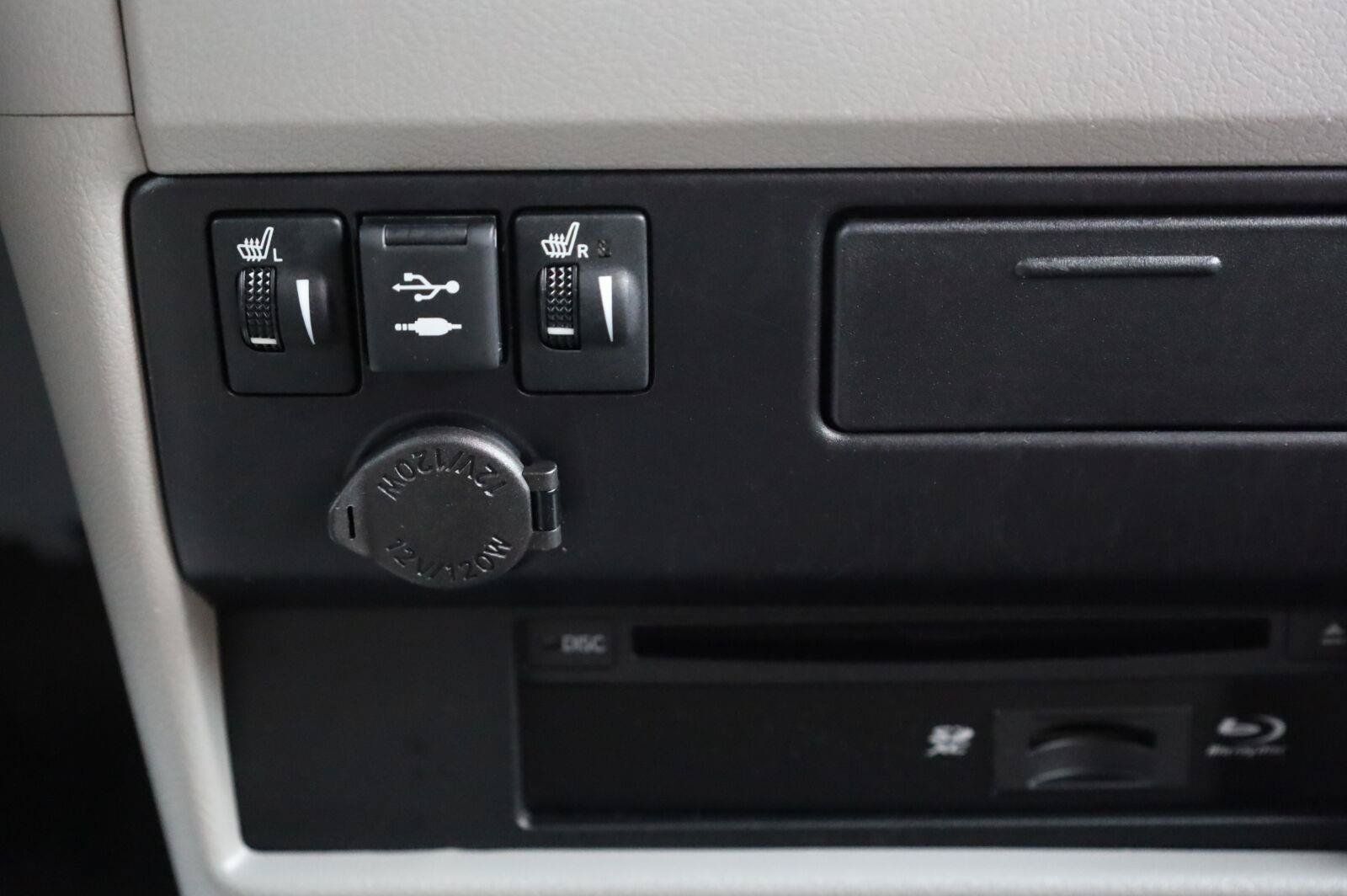 Used 2019 Toyota Sienna XLE Premium FWD image 35
