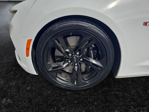 Used 2022 Chevrolet Camaro SS RWD image 9