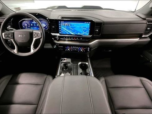 Used 2026 Chevrolet Silverado 1500 LT Trail Boss w/ LT Trail Boss Premium Package AWD/4WD image 18